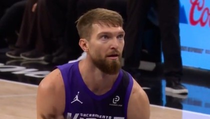 世界杯下注-伤病一点影响都没有！蒙克突破击地 小萨跟进起飞单臂暴扣！