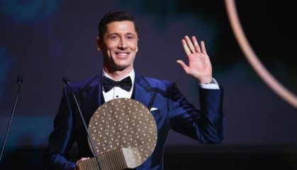 世界杯实时赔率查询-秦游夏：2021最强个体憾失大奖，莱万仍将再争金球！